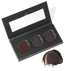 Wow Brow Augenbrauenpomade Dark Nachfüllung – schwarze Palette mit drei Farbtönen, weißer Hintergrund – Augenbrauenstyling