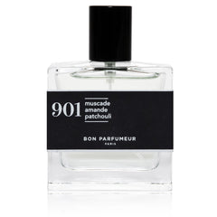Bon Parfumeur 901 Nutmeg: durchsichtiger Glasflakon mit schwarzem Verschluss vor weißem Hintergrund, Parfum