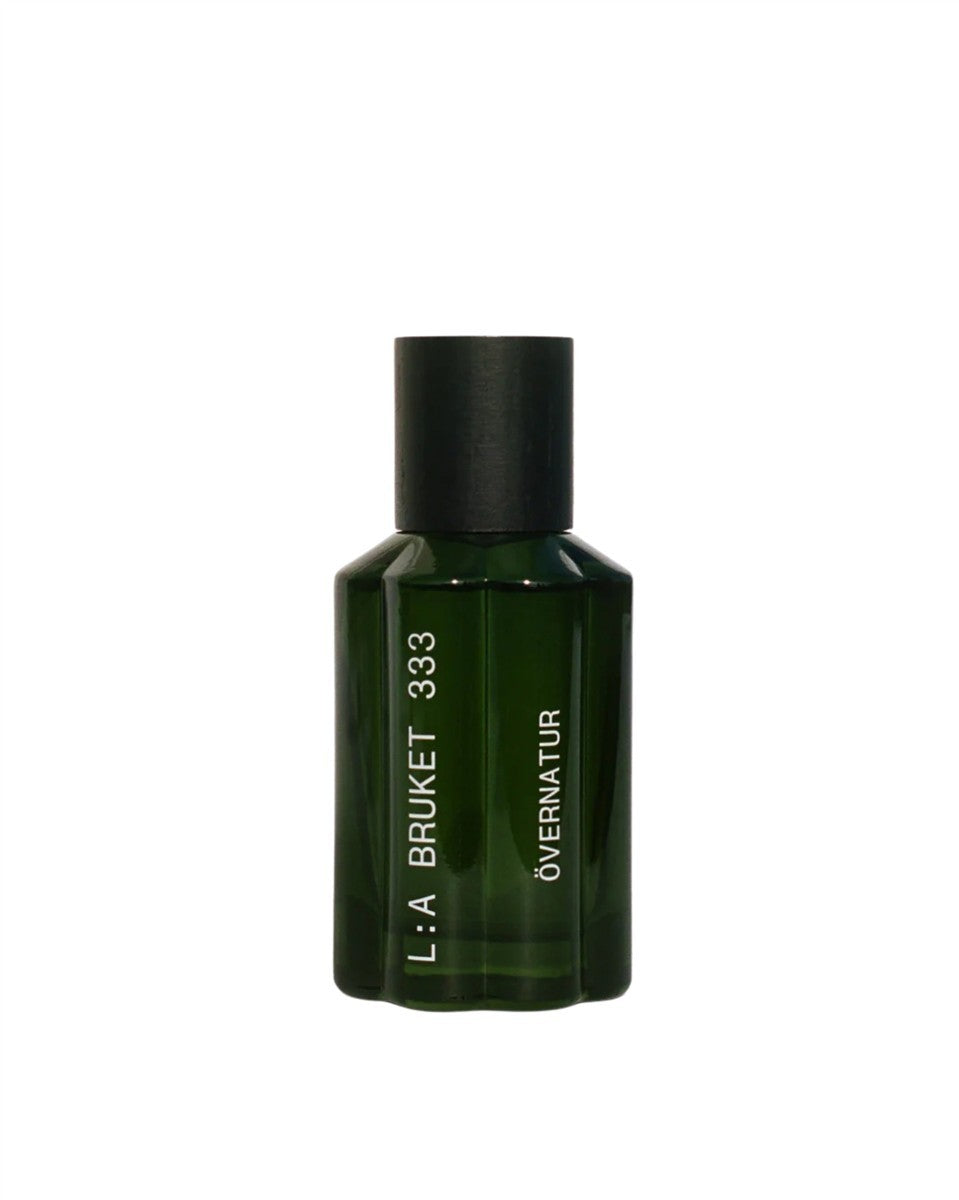 No. 333 Övernatur Eau de Parfum – dunkelgrüne Glasflasche 50ml, schwarzer Deckel, weißer Hintergrund – Parfüm
