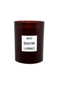 L:A Bruket No. 313 Beach Fire Kerze – braunes Glas, weißes Etikett, 260g, weißer Hintergrund – Duftkerze
