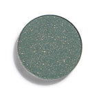 Eye Shadow Green Depth Refill – grüner Lidschatten mit Glitzer, weißer Hintergrund – Augenmakeup