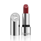Kjaer Weis Lip Stick Adore – silberner Stift mit rotem Lippenstift, weißem Hintergrund – Make-up