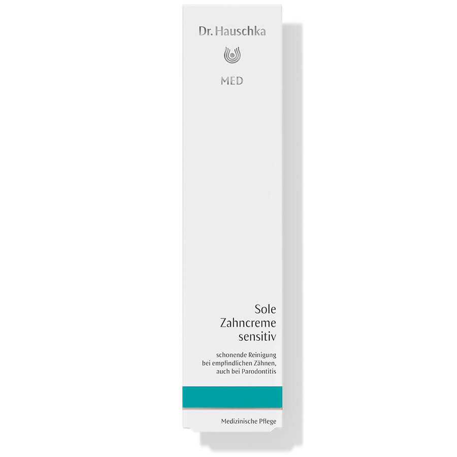 Dr. Hauschka MED Sole Zahncreme sensitiv – weiße Tube mit türkisem Streifen, weißer Hintergrund – Zahnpflege