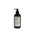 L:A BRUKET No. 094 Tval/Hand & Body Wash – braune Flasche 250ml mit Pumpverschluss, weißem Etikett und weißem Hintergrund – Körperpflege