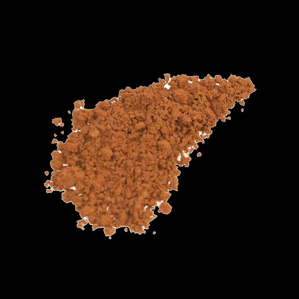 Mineral Foundation 11 Olive Love SPF 25 – lose braune Puderprobe auf schwarzem Hintergrund – Make-up