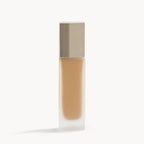 Stila Iconic Edition Verpackung – 30ml Flasche mit Metalldeckel, cremefarbener Inhalt, weißer Hintergrund – Make-up