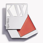 Kjaer Weis Cream Blush Joyful Refill – silbernes Refill-Format, orangefarbener Blush, weißer Hintergrund – Gesichtspflege