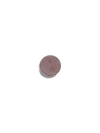 Eye Shadow Wisdom – runder Lidschatten in rosafarbenem Ton, weißer Hintergrund – Augen-Make-up