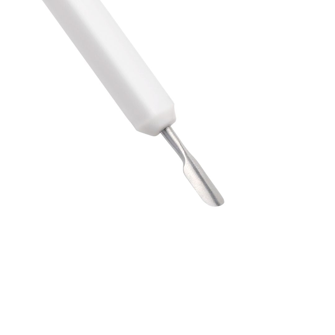 Cuticle Pusher M – white handle, metal tip, white background – nail care