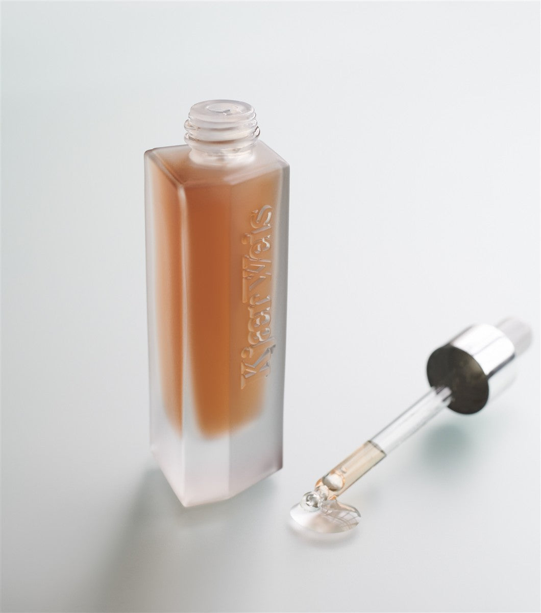 The Beautiful Hydration Serum – durchsichtige Flasche mit Tropfer, weißer Hintergrund – Hautpflege
