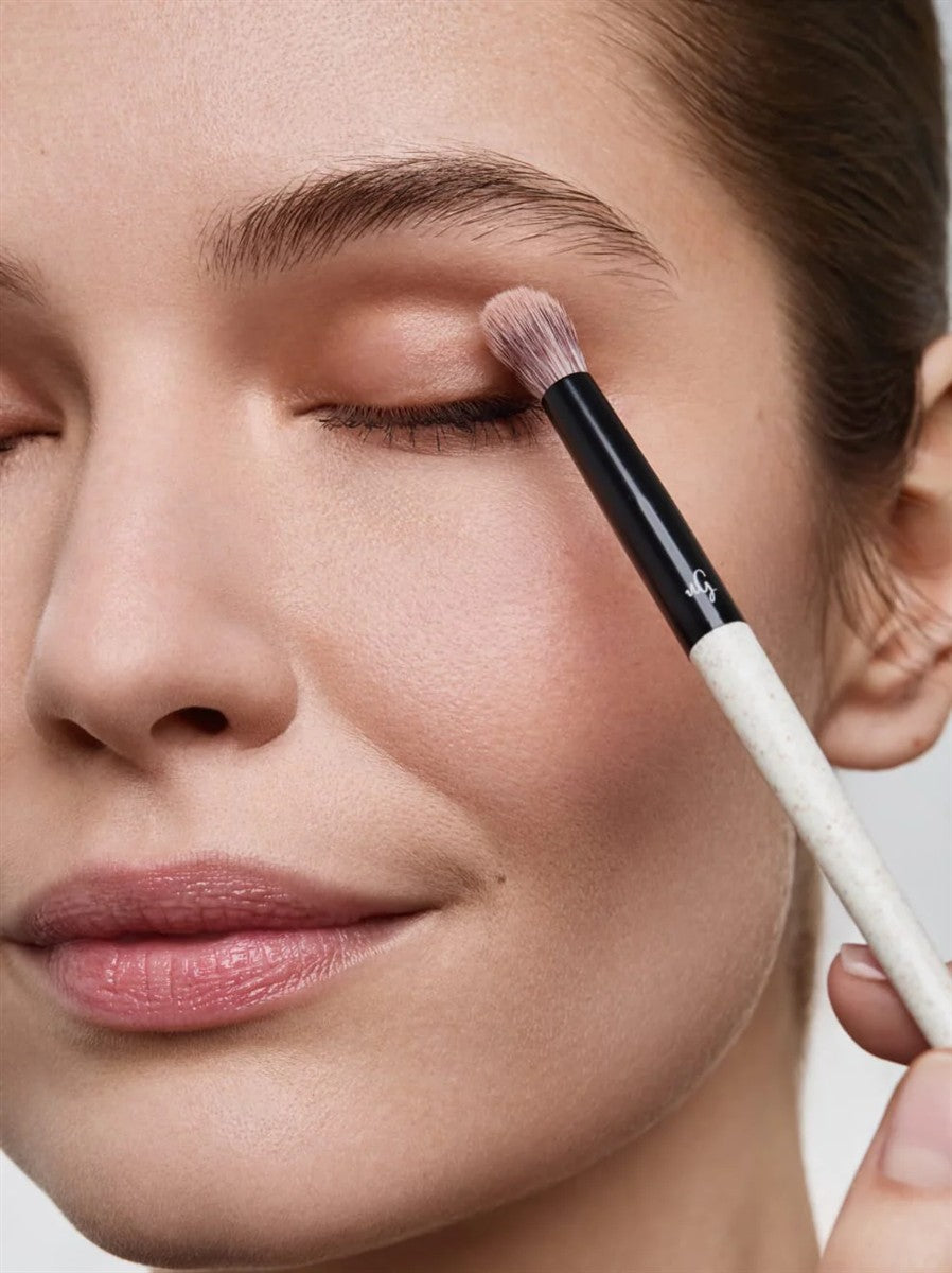 Eye Blender Brush No. 5