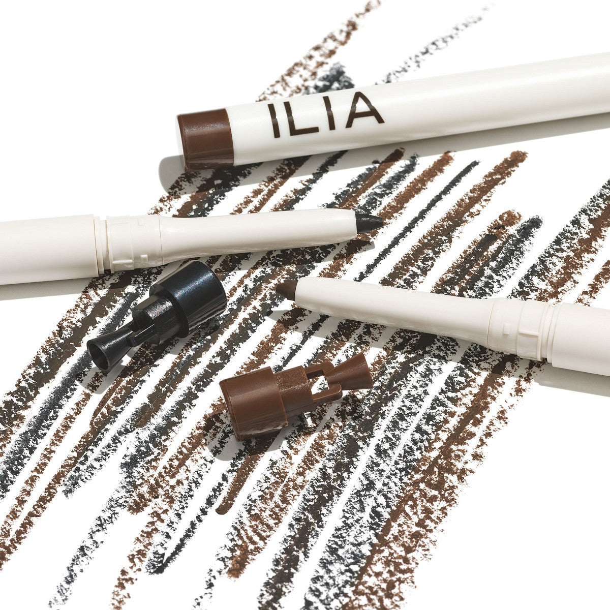 ILIA Clean Line Gel Liner – cremeweiße Stiftverpackung mit braunem/schwarzem Deckel, weißem Hintergrund – Augen-Make-up