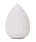 Beauty Sponge – grauer Tropfenform-Schwamm, weißer Hintergrund – Make-up Werkzeug