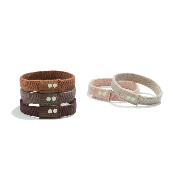 Plastic Free Flat Hair Ties Earth Tints – flache Haargummis in Erdtönen, weißer Hintergrund – Haarpflege