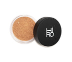 HIRO Mineral Foundation Pearl Beige SPF 25 – durchsichtige Dose, schwarzer Deckel, weißer Hintergrund – Make-up