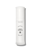 Agent Nateur holi (water) crème in einer weißen Flasche mit weißem Verschluss vor weißem Hintergrund, Skin Care.