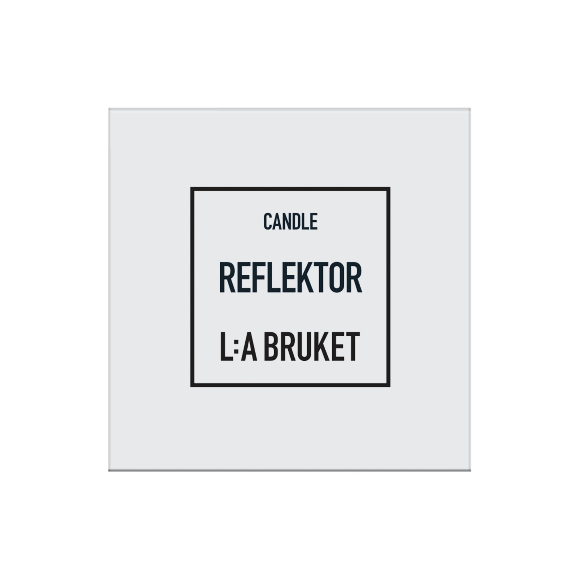 L:A Bruket Candle Reflektor in einer weißen quadratischen Verpackung vor hellem Hintergrund, Home Spa Zubehör.