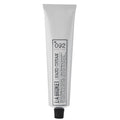 L:A Bruket No. 092 Handcream in einer weißen Tube mit schwarzem Schraubverschluss für die Handpflege.